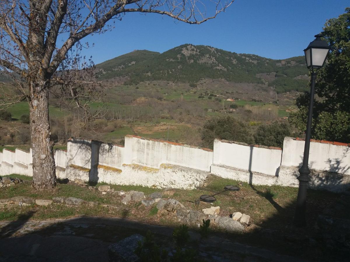 Casa Rural De Benjamin Palencia Villafranca de la Sierra Extérieur photo