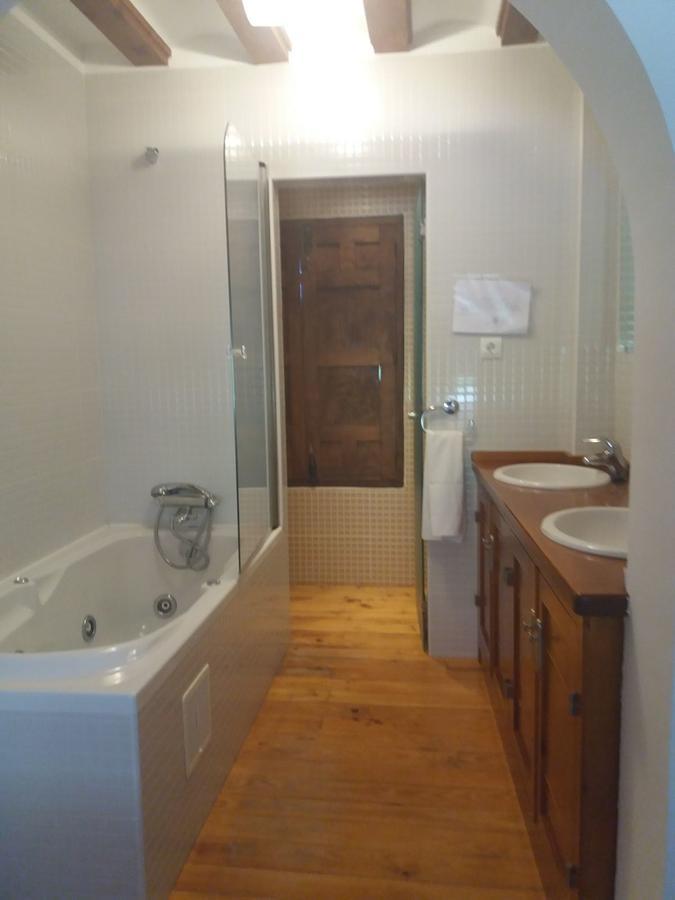Casa Rural De Benjamin Palencia Villafranca de la Sierra Extérieur photo